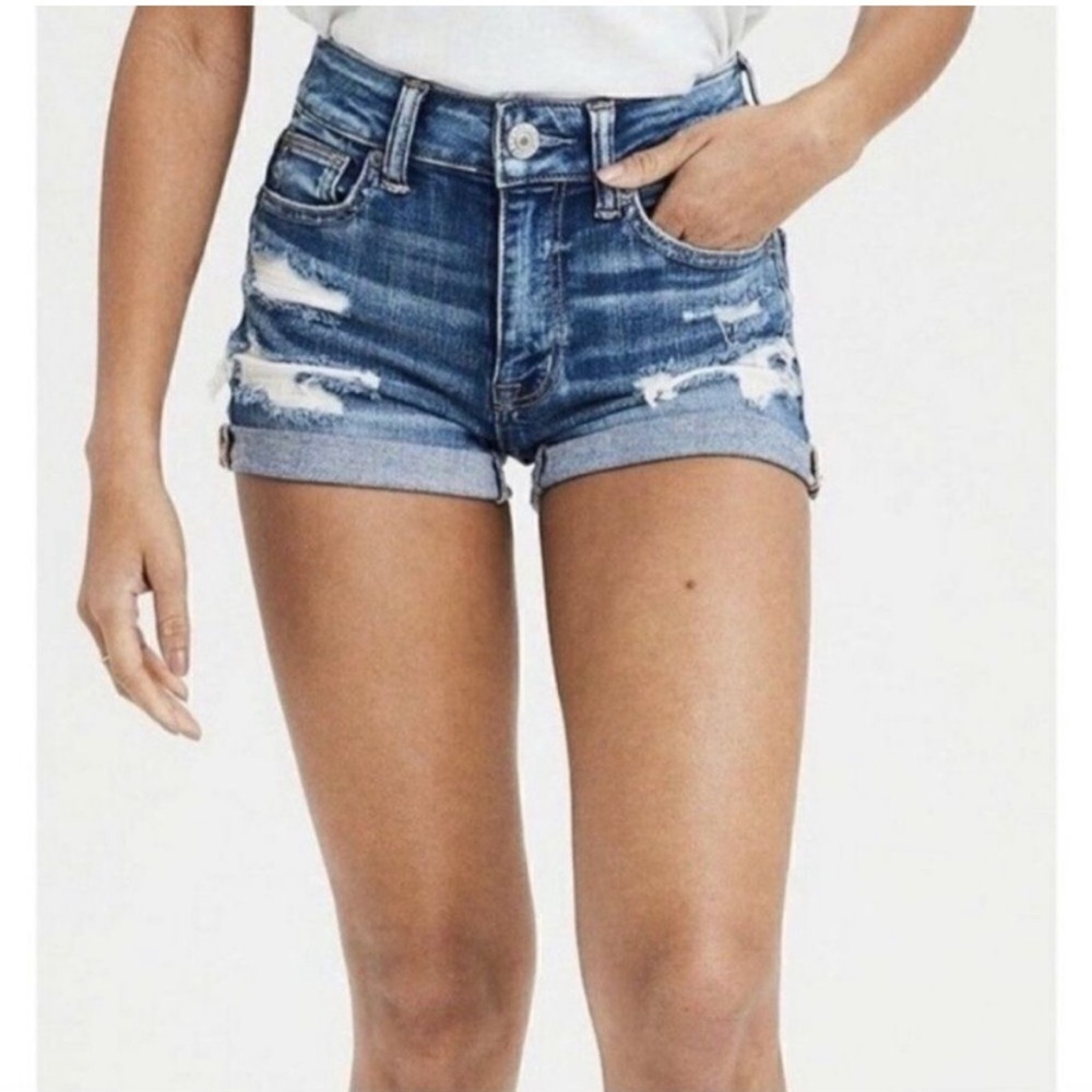 EUC DISTRESSED SIZE 4 AMERICAN EAGLE JEAN SHORTS